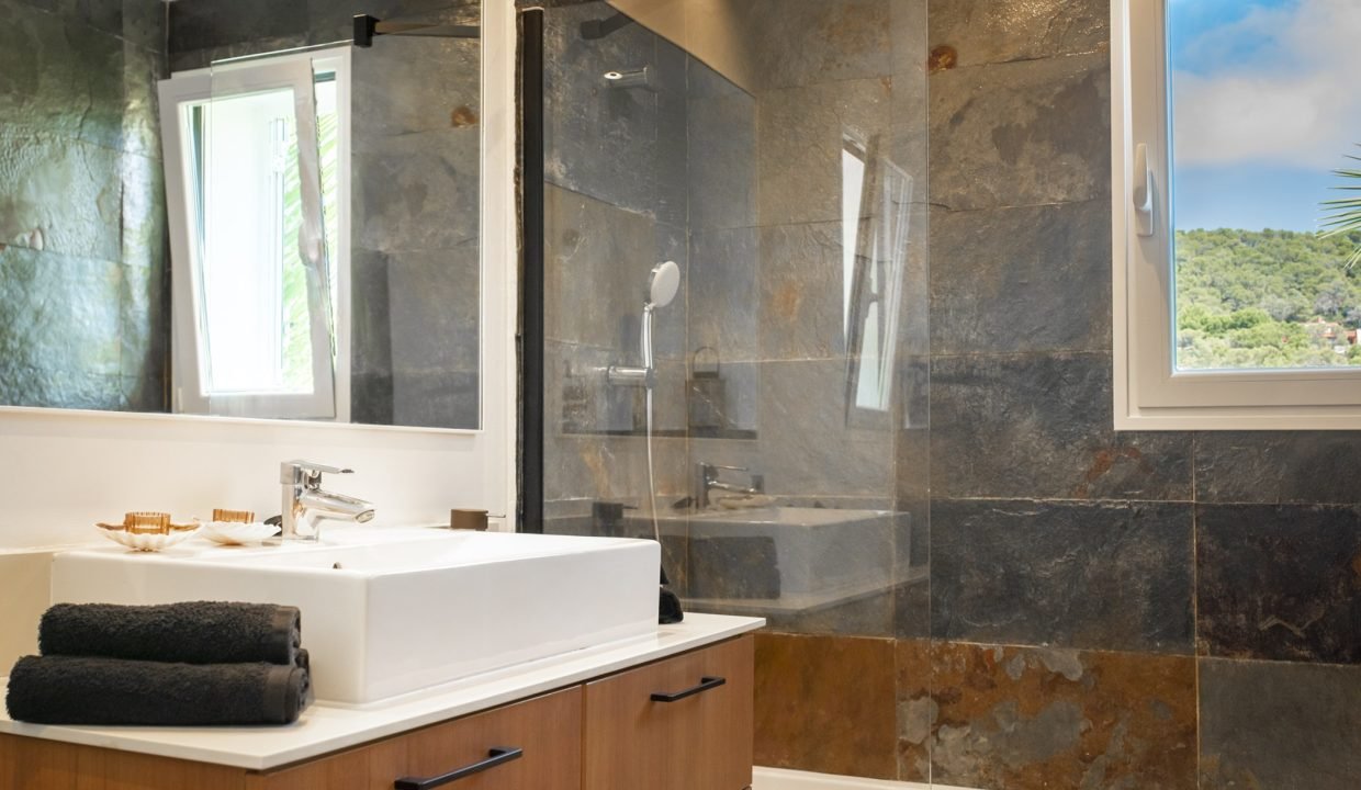 HighResolution_NoLogo-48