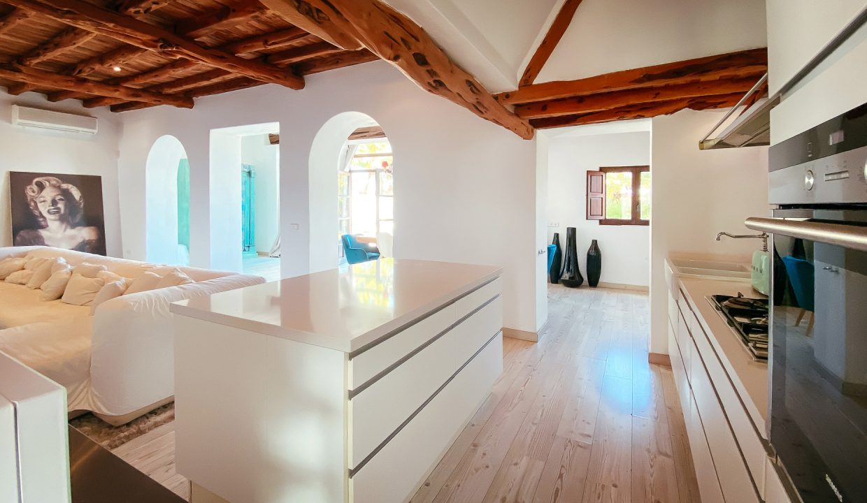 026_tombenzon_villa_secret_paradise