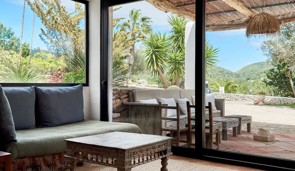 592d7213-d9fb-48a3-9d31-e27dd28d67ad