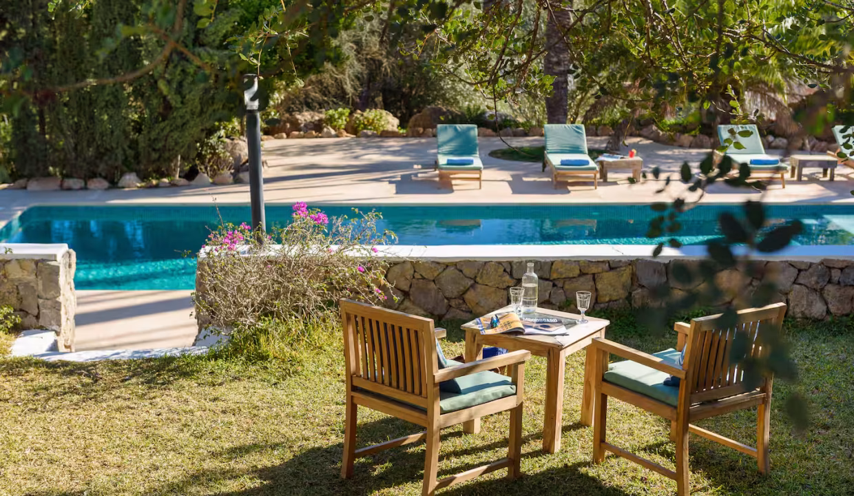 e2ad2ead-c073-435b-a3ac-b59a969feccf